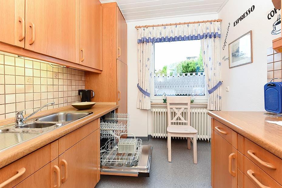 Ferienwohnungen Im Haus Nordseebrise Нойхарлингерзийл Екстериор снимка