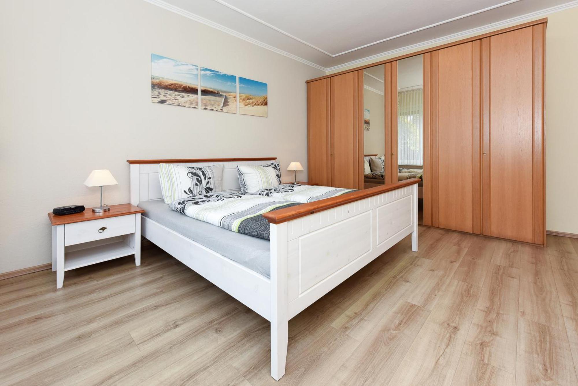 Ferienwohnungen Im Haus Nordseebrise Нойхарлингерзийл Екстериор снимка